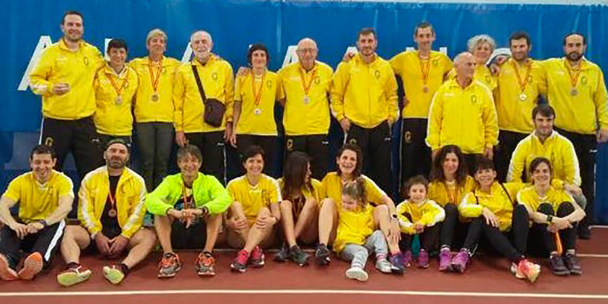Atletas del Grupo de Atletismo de Navarra