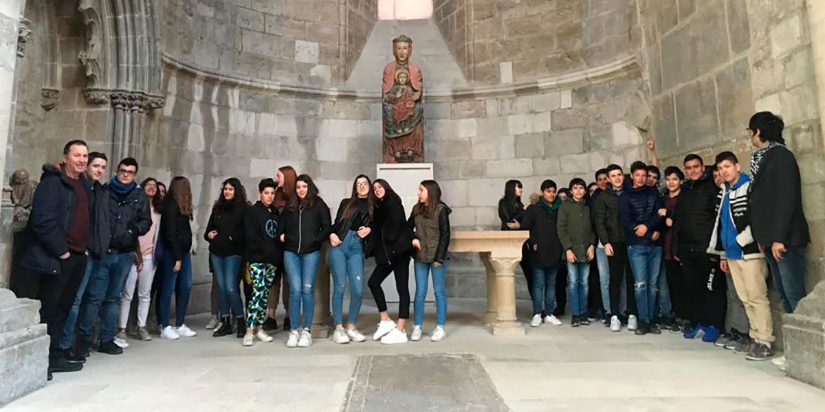 Los alumnos del Instituto Valle del Ebro pasean por los vestigios de la Tudela medieval 