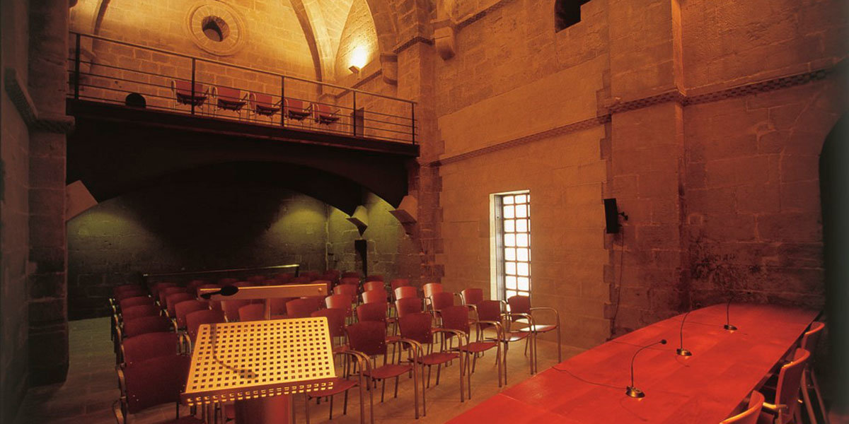 Las proyecciones de las Jornadas de Cine Mudo de Uncastillo se desarrollan en el Salón de Congresos de San Miguel de la localidad.