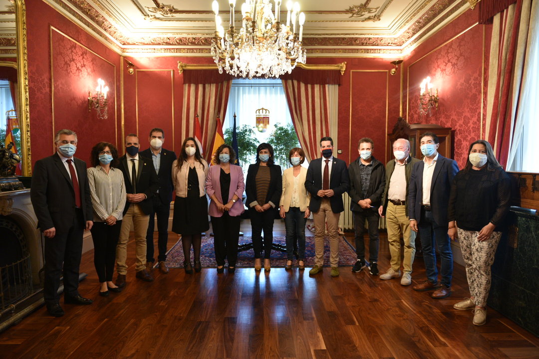 El Gobierno de La Rioja y diez ayuntamientos firman convenios para programas de servicios sociales por  2,6 millones de euros