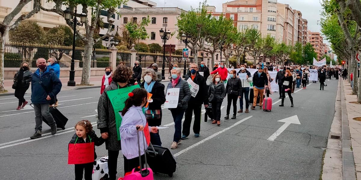 Manifestación de la Plataforma por el Desarrollo Sostenible del Alto Cidacos y la Plataforma por el Progreso Sostenible de las Tierras Orientales de La Rioja en Logroño 2