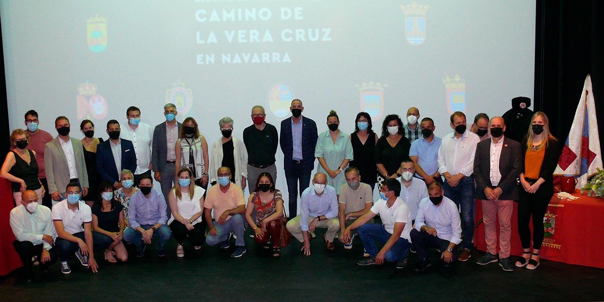 Miembros de la Asociación de Municipios del Camino de la Vera Cruz en Navarra
