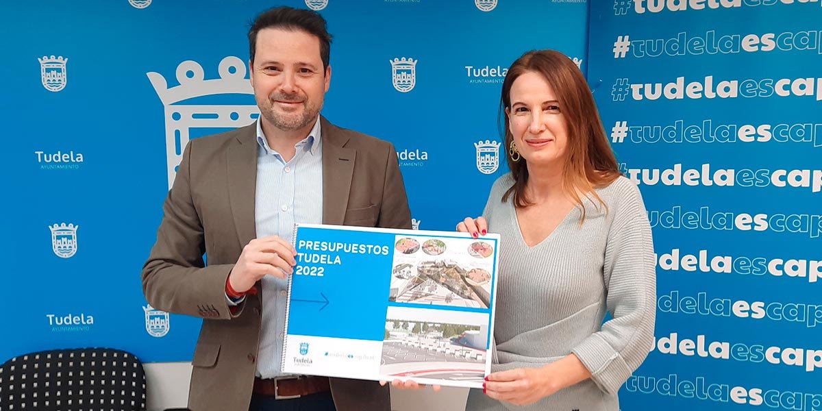 El alcalde de Tudela, Alejandro, ha presentado junto a la edil de Hacienda, Irene Royo el borrador de presupuesto para 2022 calificándolo como “el de la acción, las inversiones y la modernización integral de servicios e infraestructuras”
