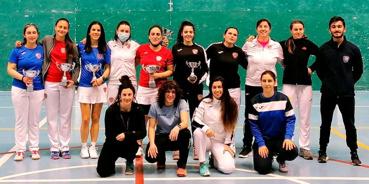 Las ganadoras del V Campeonato Regional Femenino de frontenis de Ágreda