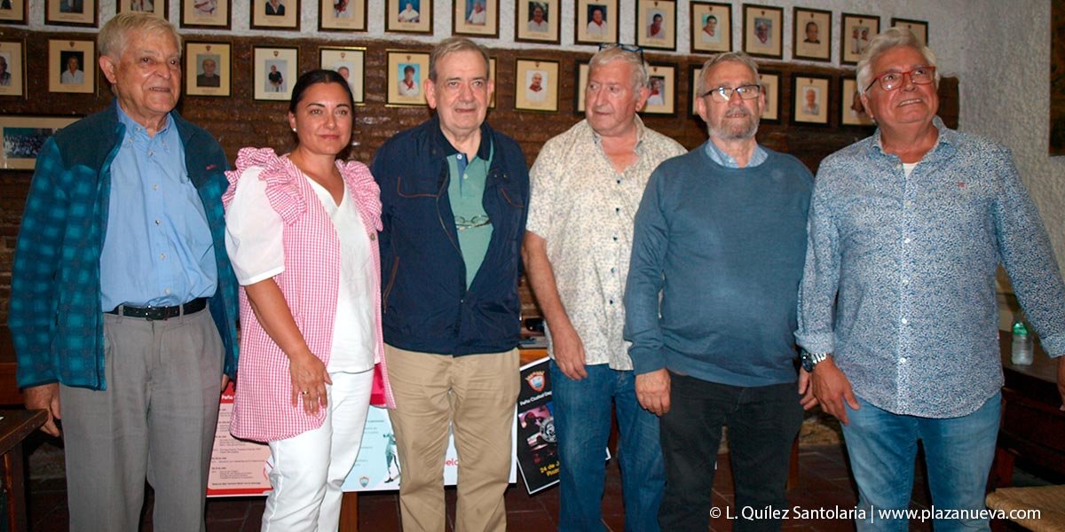 Luis Salcedo ‘Pichurri’ (tercero por la izquierda) acompañado por otros Tudelanos Populares (de izquierda a derecha) Alberto Pérez ‘Perico’ (2017), María Herrera (2018), Juan Ramón Marín (2013), Jesús Marquina (2007) y Pepe Martínez (2001)