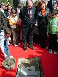 1273044338.jpg