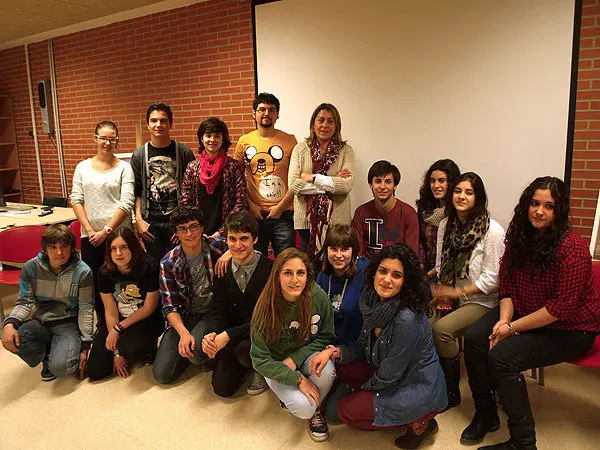 5-IES-Valle-del-Ebro-grupo-de-teatro-representación-Rebelde-1066.jpg