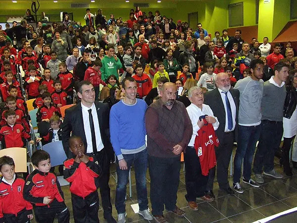 30-Charla-coloquio-de-Patxi-Pu&ntilde;al-y-Manuel-Onwu-en-Castej&oacute;n-1068.jpg