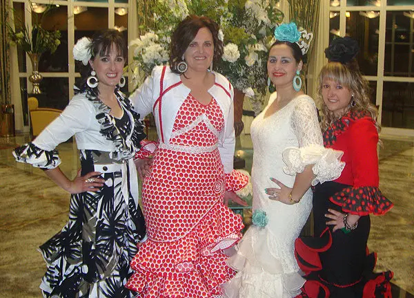 22-Invitadas-cena-fiesta-de-sevillanas-en-restaurante-Marisol-1069.jpg