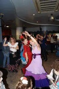 26-Fiesta-rociera-en-Fusti&ntilde;ana-mujeres-1070-199x300.jpg