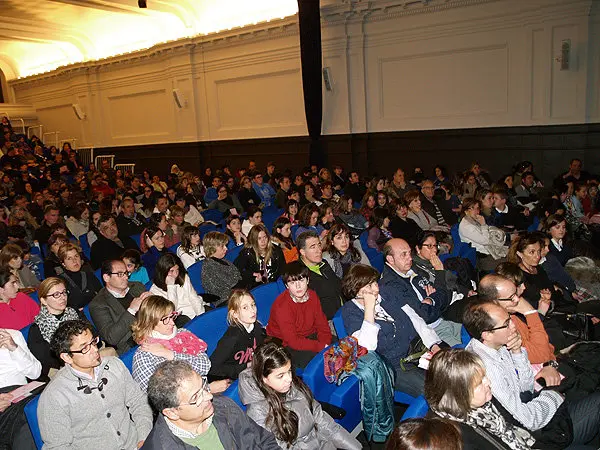 22-Colegio-Jesuitas-jornada-de-puertas-abiertas-asistentes-1072.jpg
