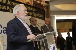 16-Ministro-Miguel-Arias-Ca&ntilde;ete-1074-300x200.jpg