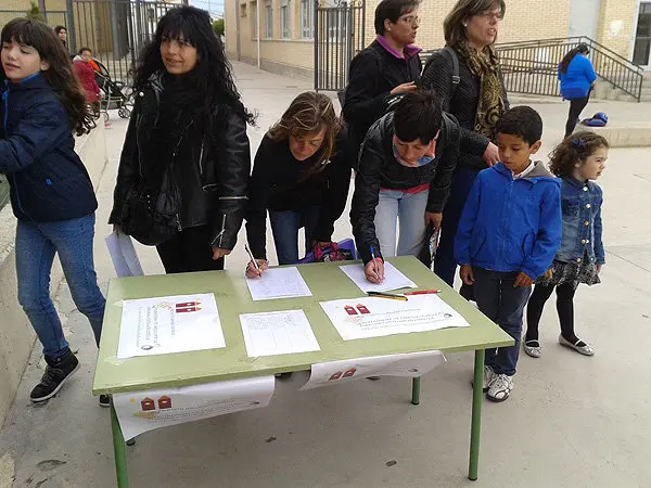 10-Firmas-por-la-jornada-continua-en-Corella-1078.jpg