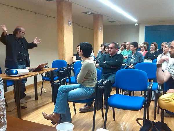 4-Florencio-Luengo-inici&oacute;-El-ciclo-de-conferenciaS-de-BIHAR-1078.jpg