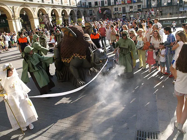 10-La-Tarasca-desfile-Corpus-1081.jpg