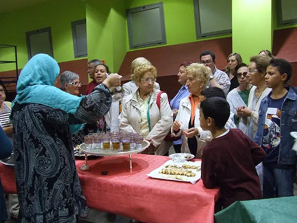 27-Iftar-compartido-con-los-vecinos-1085.jpg