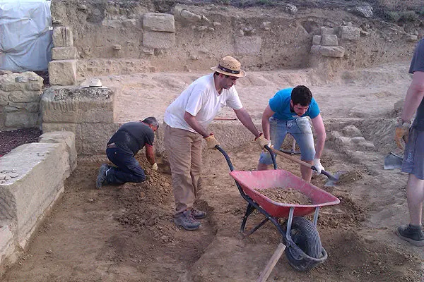 8-Excavaciones-en-Los-Ba&ntilde;ales-1086.jpg