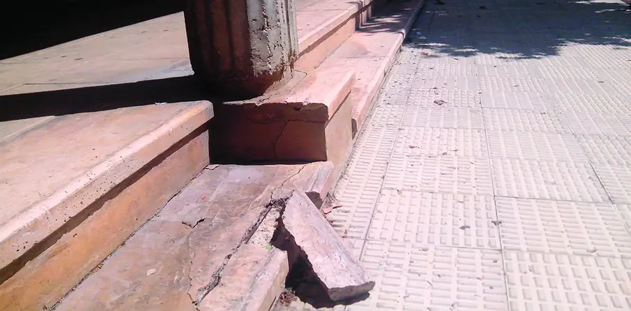 5-Foto-denuncia-estado-acera-1087.jpg
