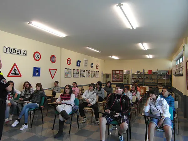 25-IES-Valle-del-Ebro-Educaci&oacute;n-vial-te&oacute;rica-1087.jpg