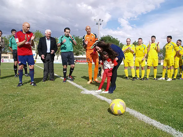 26-Partido-por-Alexia-Osasuna-vs-Lourdes-veteranos-saque-1087.jpg