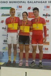 17-David-Orgambide-con-el-maillot-y-la-medalla-de-oro-en-Keirin-1089-200x300.jpg