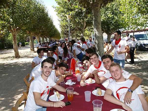 11-Fiestas-de-la-Juventud-comida-1093.jpg