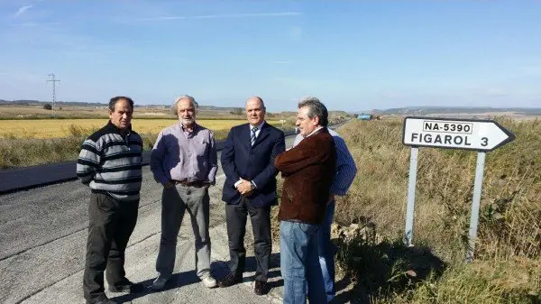 29-Visita-del-consejero-Zarraluqui-a-la-carretera-NA-128-1098.jpg