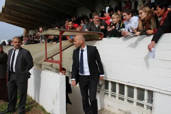 Portada-16-Zinedine-Zidane-en-Tudela-1103.jpg