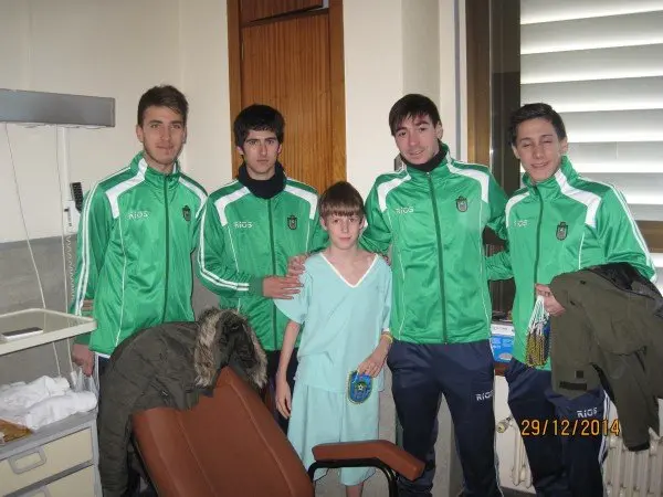31-CD-Lourdes-reparte-regalos-Hospital-1108.jpg