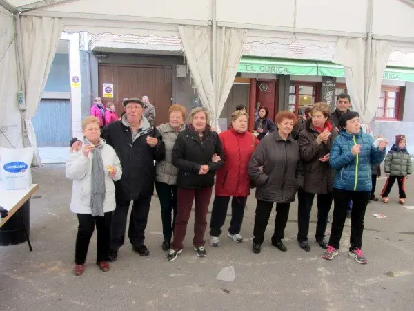 31-V-Cabalgata-solidaria-de-Murchante-comiendo-1108.jpg