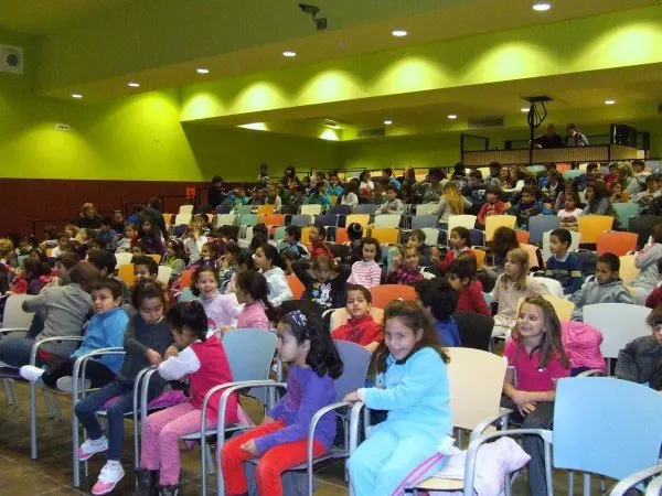 31-Magia-para-ni&ntilde;os-Colegio-Centro-Sarasate-ni&ntilde;os-1109.jpg