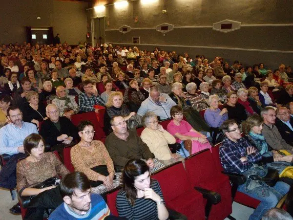 31-Presentaci&oacute;n-DVD-Barrio-Lourdes-p&uacute;blico-1109.jpg