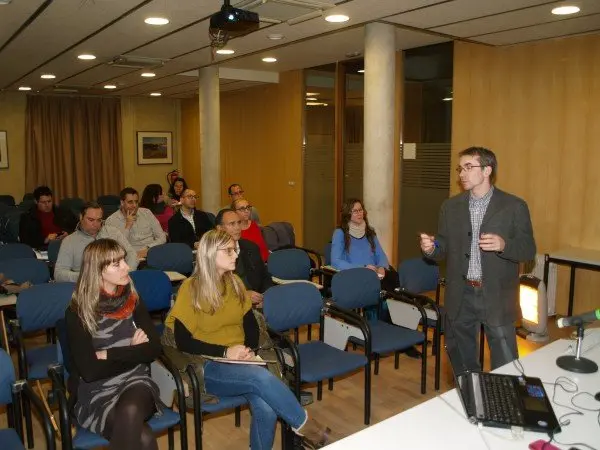 30-Charla-informativa-Ayudas-Energ&iacute;as-Renovables-1010.jpg