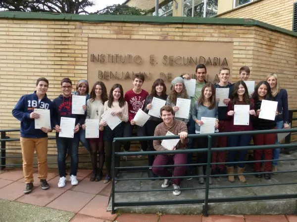 31-IES-Benjam&iacute;n-de-Tudela-entrega-diplomas-de-Cambridge-1111.jpg