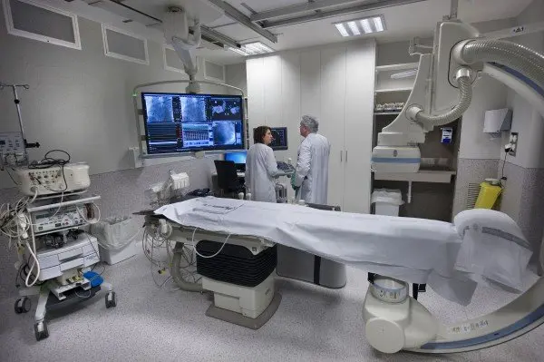 30-Nueva-sala-Electrofisolog&iacute;a-Hospital-de-Navarra-1115.jpg