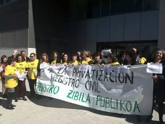 3-Concentraci&oacute;n-contra-privatizaci&oacute;n-Registro-Civil-Tudela-1119.jpg