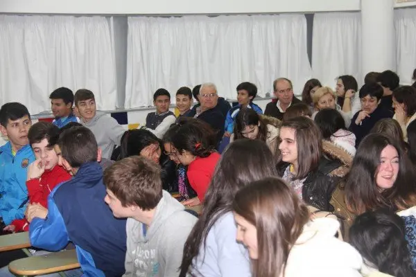 22-Semana-de-la-Ciencia-Cintru&eacute;nigo-alumnado-y-profesores-1119.jpg