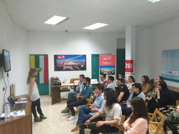 13-Alfaro-encuentro-de-j&oacute;venes-con-Sara-Orradre-1121.jpg