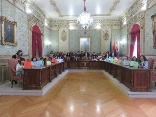 32-Encuentro-de-alumnos-con-la-corporaci&oacute;n-municipal-1123.jpg