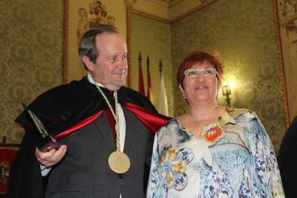 13-M&ordf;-Josefa-Blanco-Asociaci&oacute;n-Mujeres-Barrio-Lourdes-distinci&oacute;n-Volat&iacute;n-1124.jpg