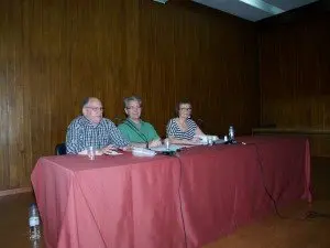 11-Mesa-redonda-con-Ros-Alfaro-y-Rubio-1126-300x225.jpg