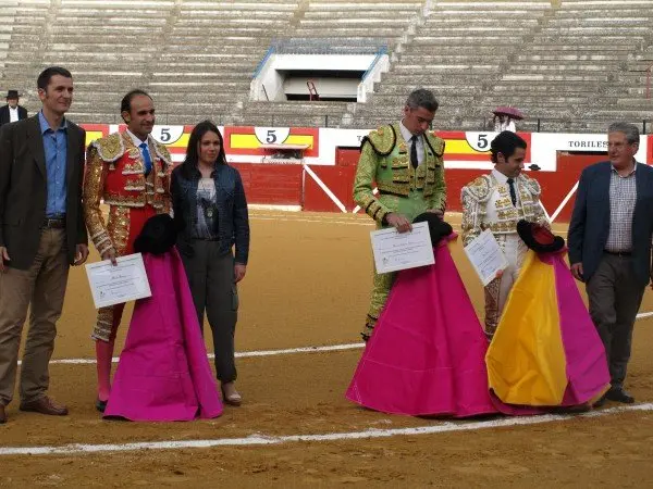 42-Corrida-ben&eacute;fica-en-Ejea-toreros-1127.jpg