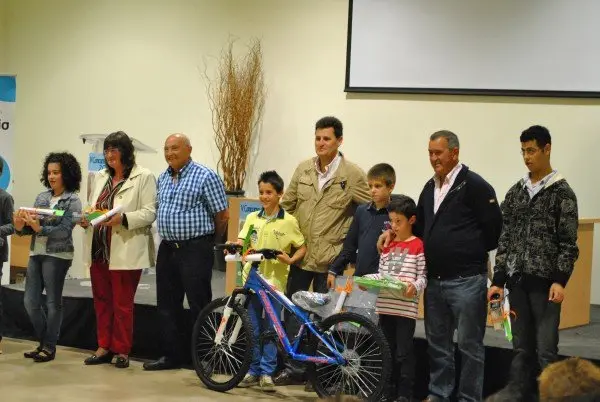 31-Entrega-de-premios-del-V-Concurso-de-Dibujo-Agua-y-Energ&iacute;a-en-Ejea.jpg