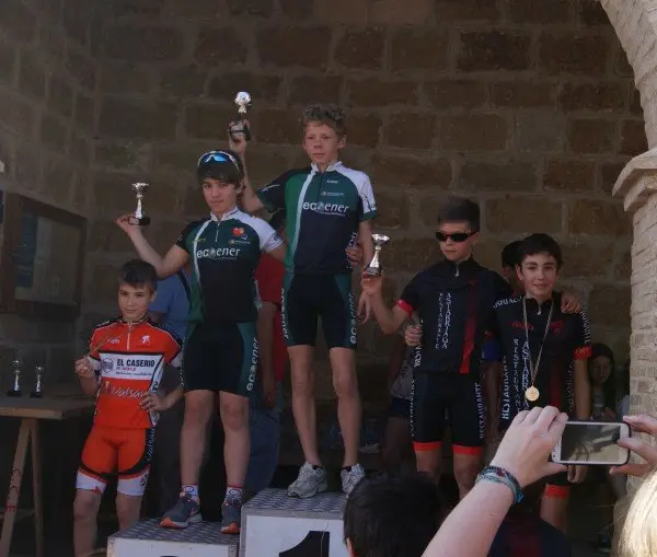 17-Podium-Mukaria-1130.jpg
