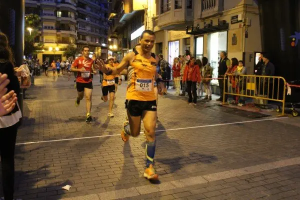 16-Carrera-nocturna-Tudela-saludando-1130.jpg