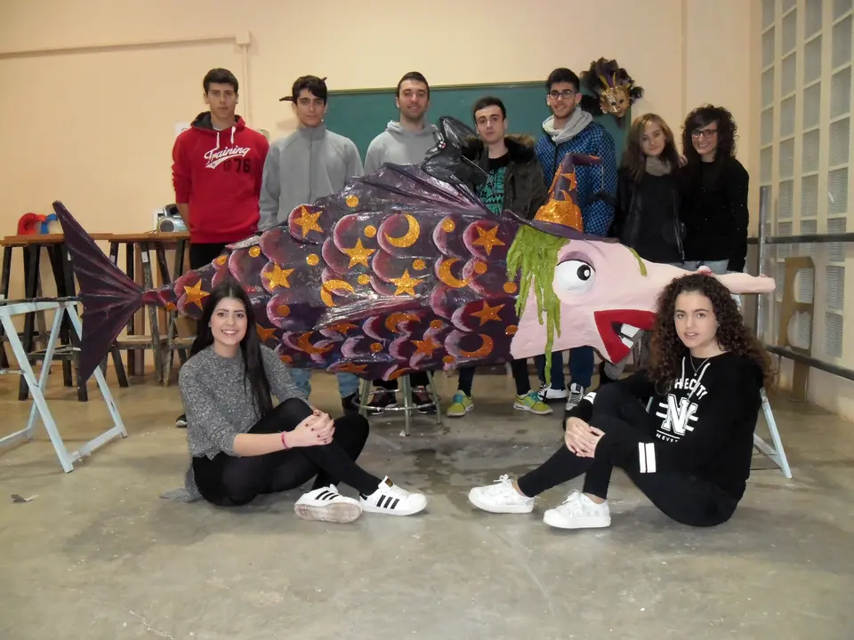 La-sardina-y-alumnos-.jpg