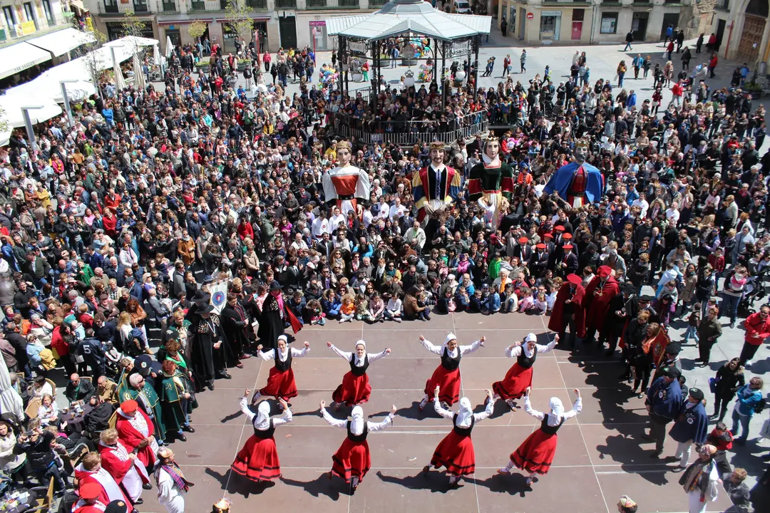 17-Gigantes-y-dantzaris-Jornadas-de-la-Verdura-1164.jpg