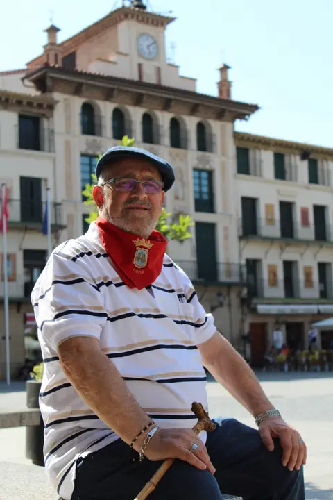 30-Juan-Ram&oacute;n-Marin-en-la-plaza-Nueva-1168.jpg