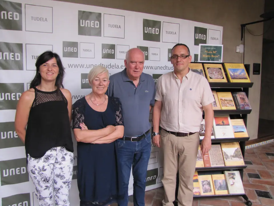 10-Luis-Mar&iacute;a-Mar&iacute;n-Royo-dona-parte-de-su-obra-a-la-UNED-1170.jpg