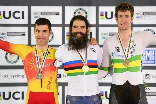 PODIUM-SCRATCH.jpg